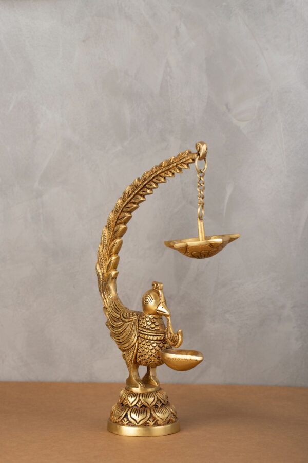 Peacock lamp