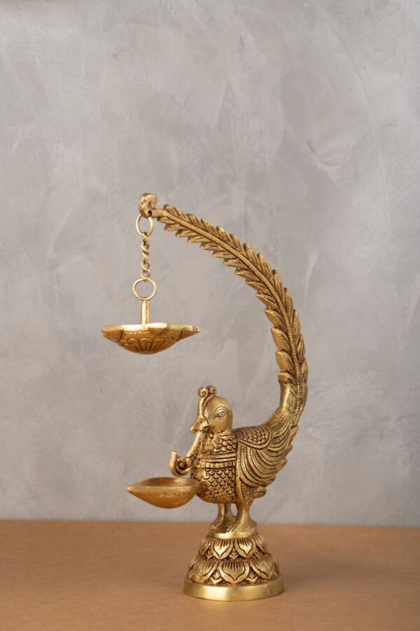 Peacock lamp