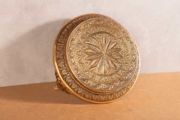 Circle Table