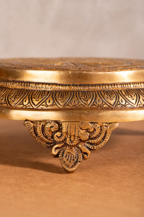 Circle Table