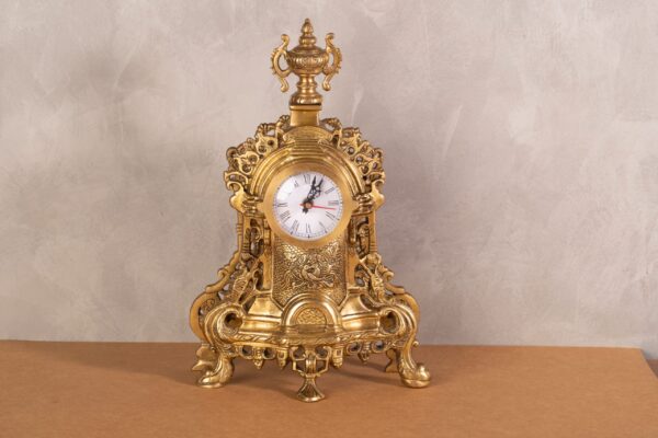 Standing clock