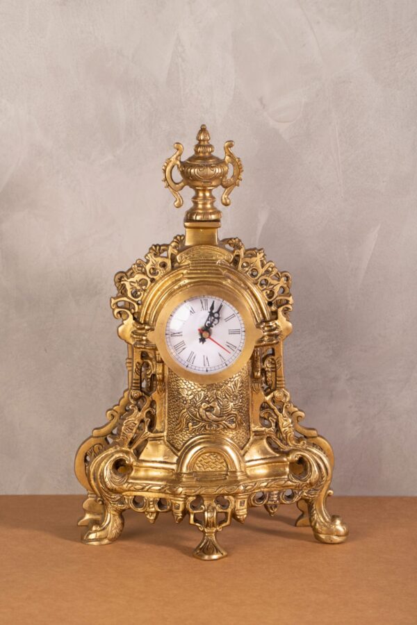 Standing clock