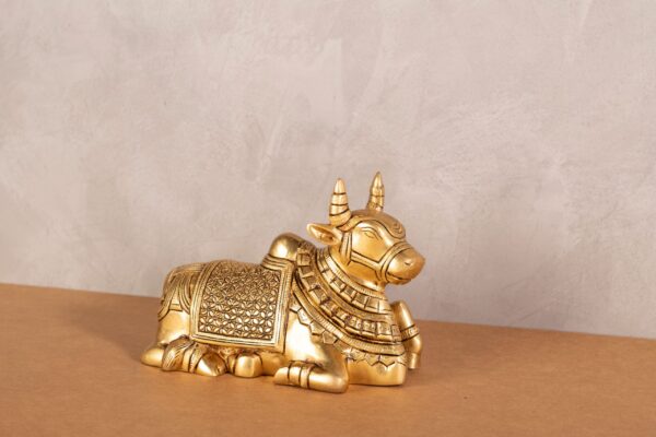 Sitting Nandhi