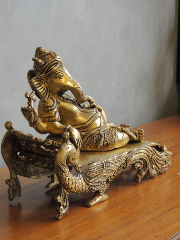 Ganesha Relaxing