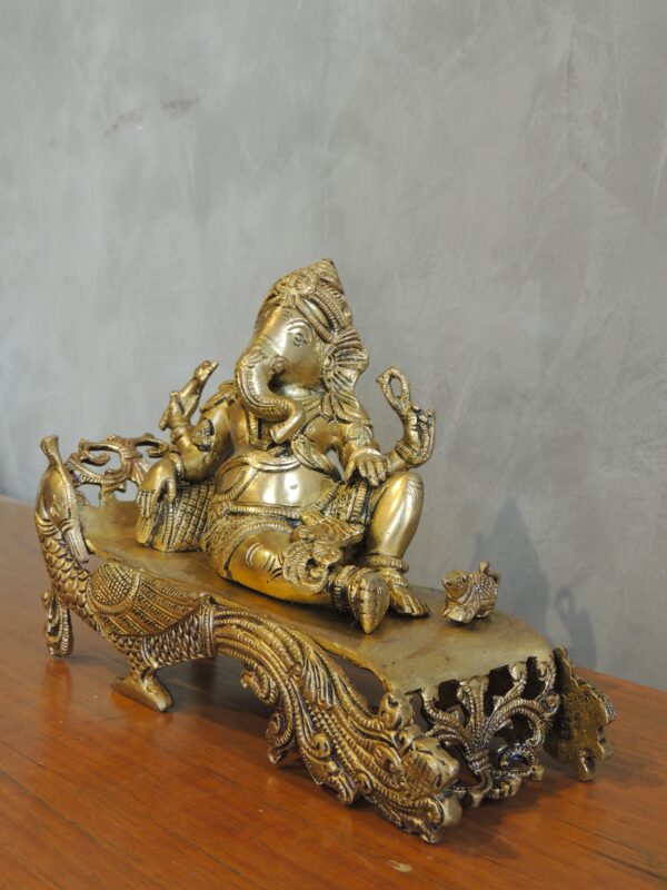 Ganesha Relaxing