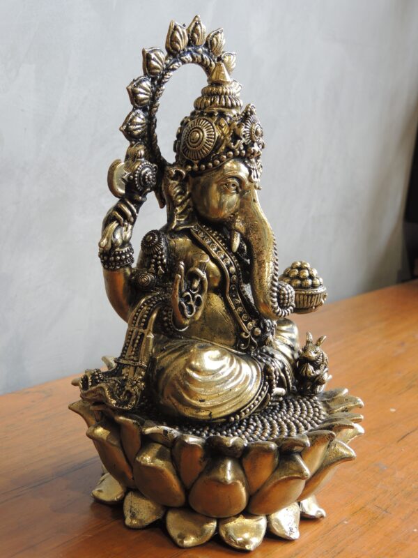 Lakshmi Ganesh Kamal Base