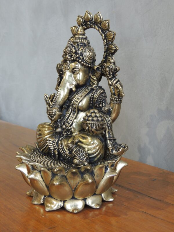 Lakshmi Ganesh Kamal Base