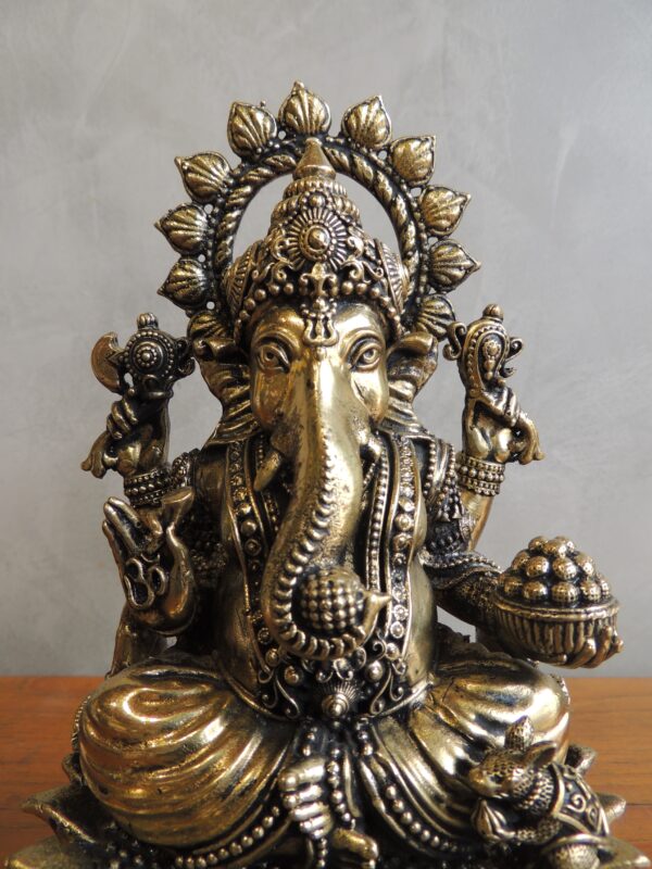 Lakshmi Ganesh Kamal Base