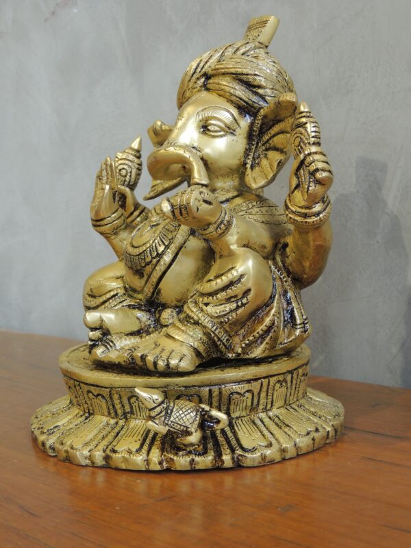 Ganesha Sitting