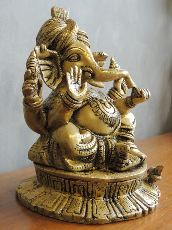 Ganesha Sitting