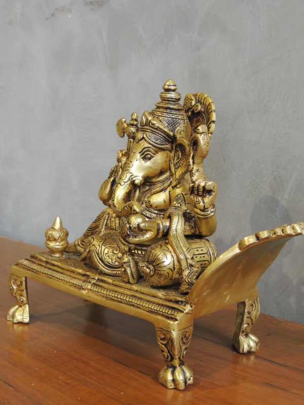 Sofa Ganesha
